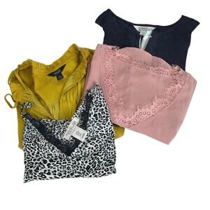 Bundle of 4 tank tops and camisoles Size Medium